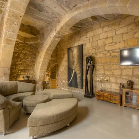 Homestay szállás Renovated In An Elegant Way Żabbar