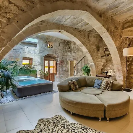 Homestay szállás Renovated In An Elegant Way Żabbar